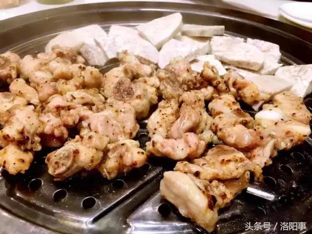 一个老外说一年之内吃遍全中国,一外国小哥声称要吃遍中国