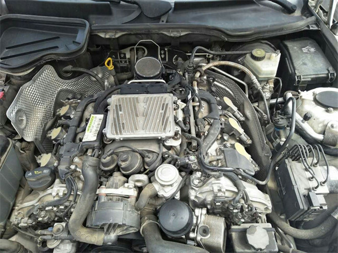 为情怀买单二十多万的小车值吗,最新款的奔驰slk