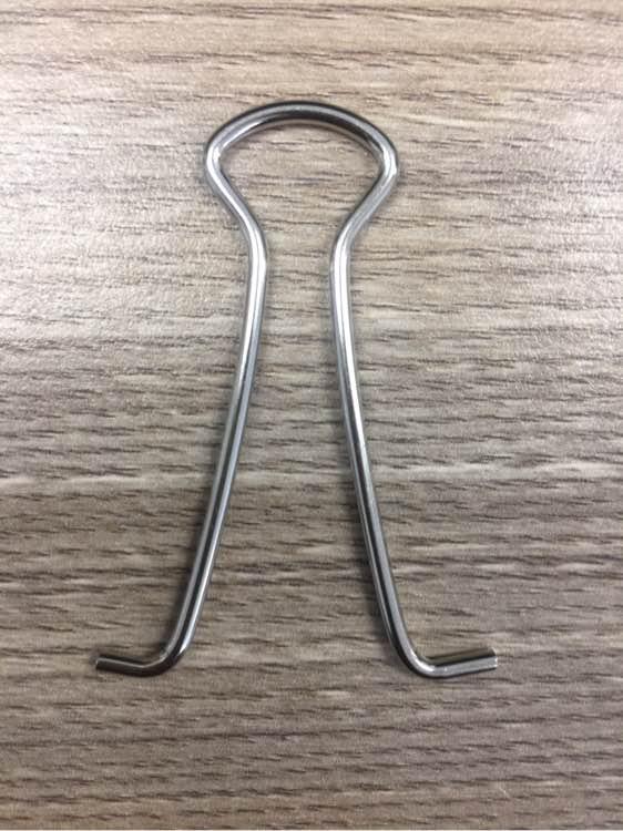 上班绑鱼钩，午休去钓鱼，因为工作耽搁了钓鱼，太不值！