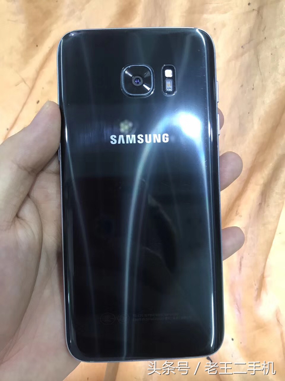 700块买二手手机三星s9,三星s7edge实体店最低价