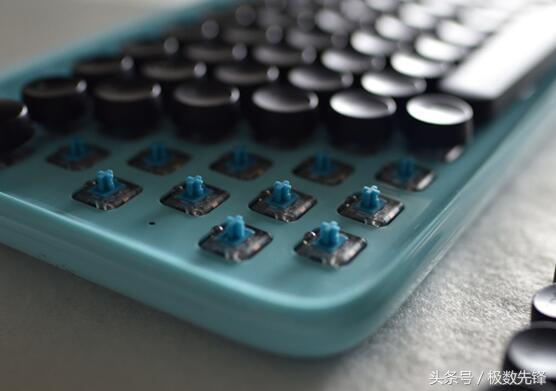 少女心爆棚的机械键盘,骚气的机械键盘