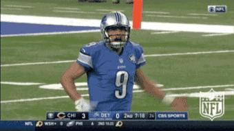 弹吉他像个疯子的人,弹空气吉他