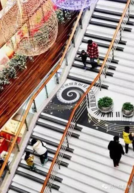 上海hellokitty主题餐厅,上海迪士尼哈喽kitty主题乐园