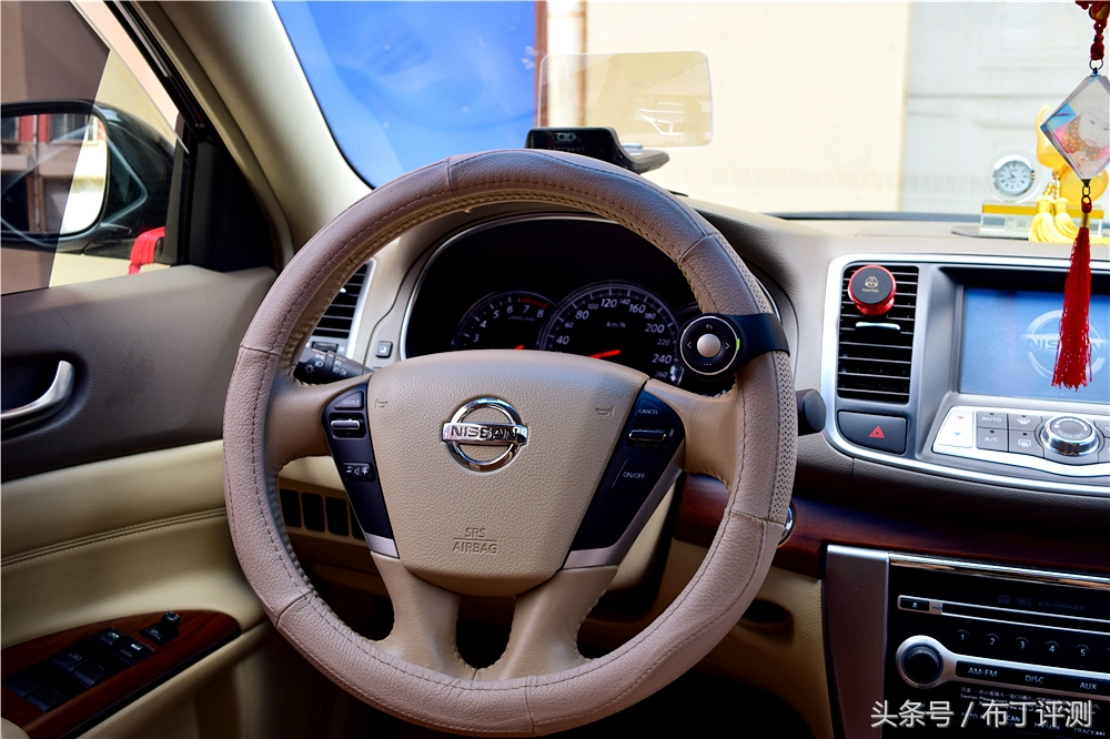 宝马hud升级全过程,让汽车变得更智能