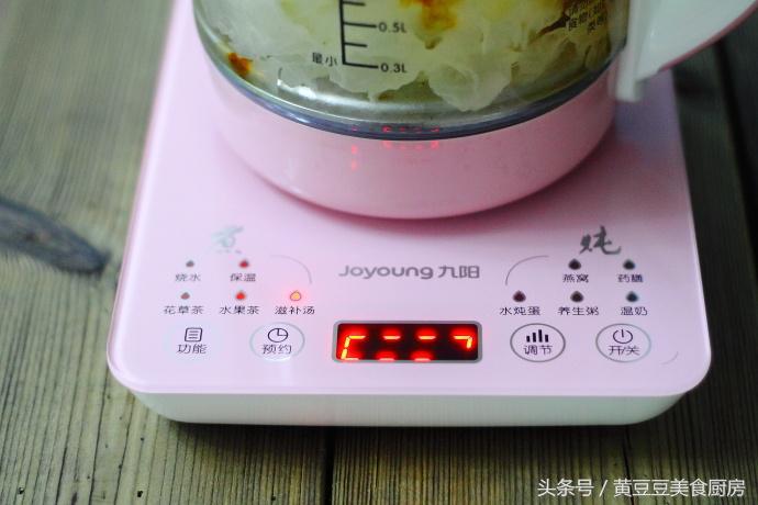 女人最适宜喝的7款养颜美容汤,女人要想皮肤好应喝什么茶