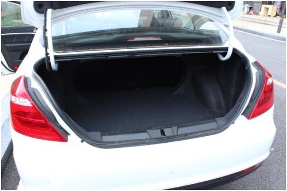 2017帝豪手动百万向上版说明书,吉利帝豪百万款向上版怎么看油耗