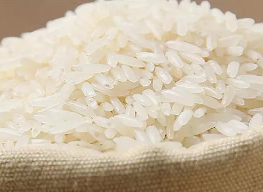 100万人民币去泰国能过什么样生活 (100元人民币在泰国能换多少钱)