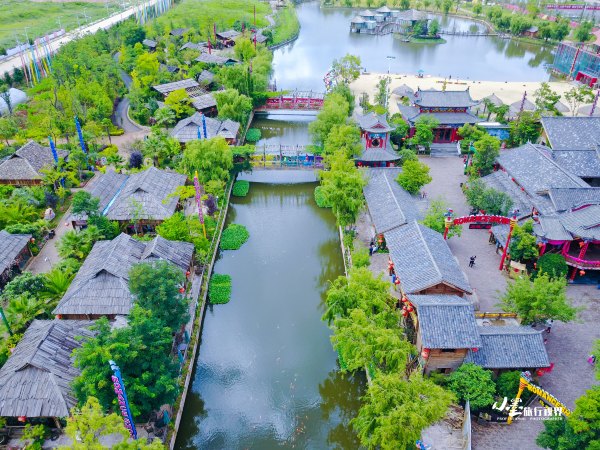 历史底蕴与现代繁华在此交融,历史与现代并存的城市