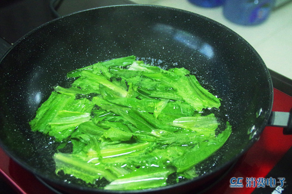 饮食男女独享：蒸炒煎煮样样通视贝STP68电磁炉体验评测