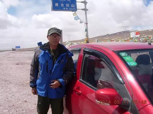 老爷子陪老伴穷游,带着老伴穷游