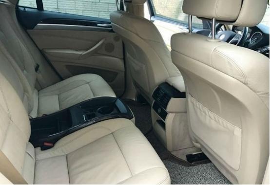 农村小伙买宝马x6汽车,8年的宝马x6可以买吗