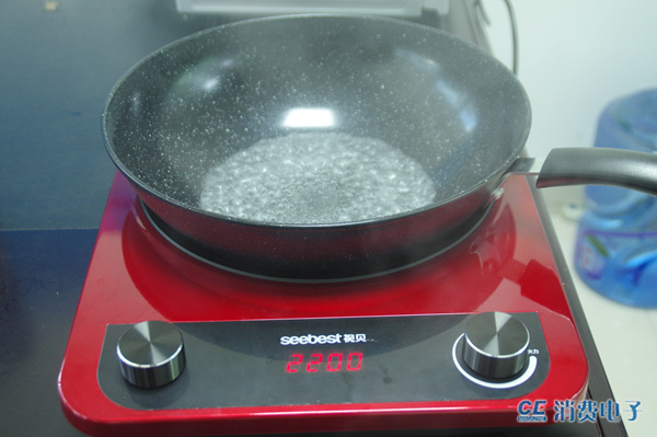 饮食男女独享：蒸炒煎煮样样通视贝STP68电磁炉体验评测