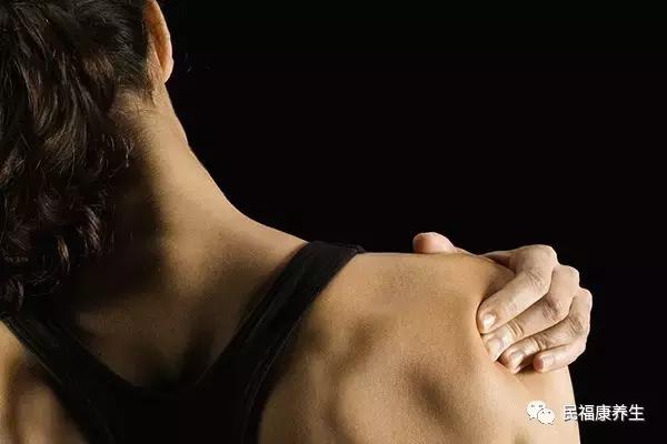 肩膀酸痛怎么回事有啥办法,肩膀酸痛三大原因一招教你缓解