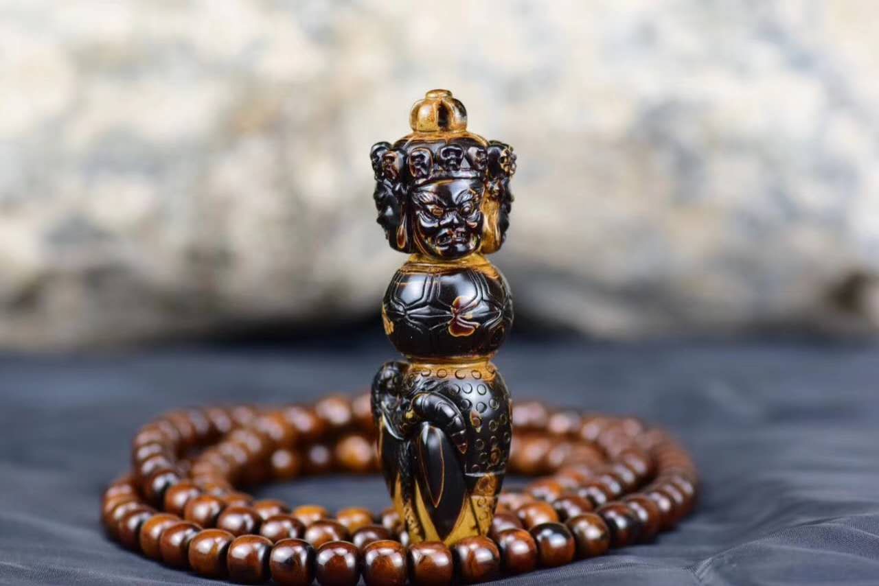 比起珠光宝气的华而不实，献身制成烟嘴的海柳可谓功德无量！