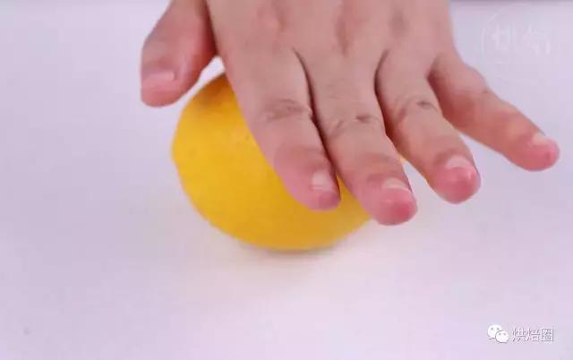 抹茶柠檬慕斯,柠檬杯慕斯流心蛋糕