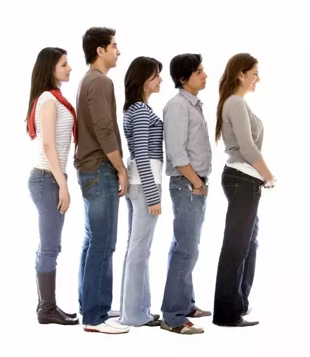 大学生军训猝死事件,15岁女孩军训猝死新闻