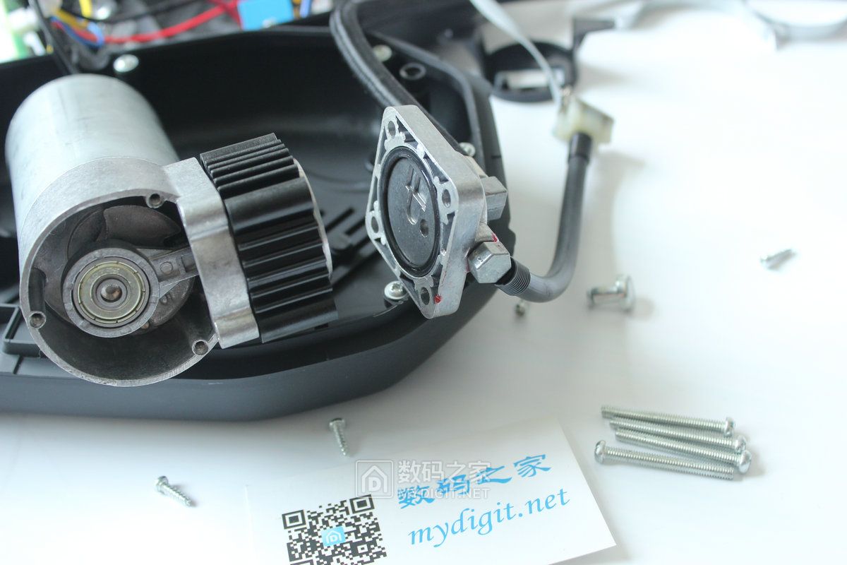 tcl车载充气泵为国产点赞,tcl汽车充气泵