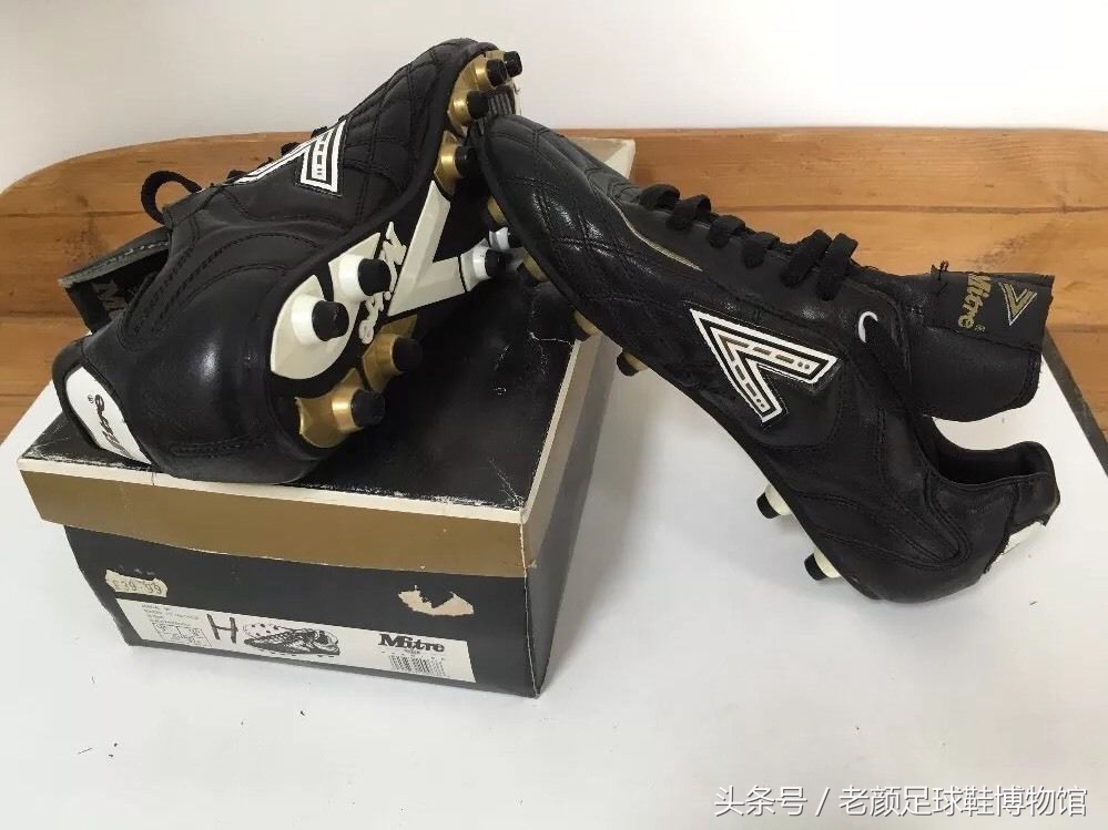 专业的足球鞋有哪几个品牌,曾经的足球鞋知名品牌有哪些
