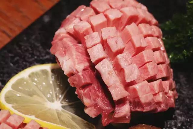 伊势丹楼下烤肉,爱和牛寿喜烧自助伊势丹