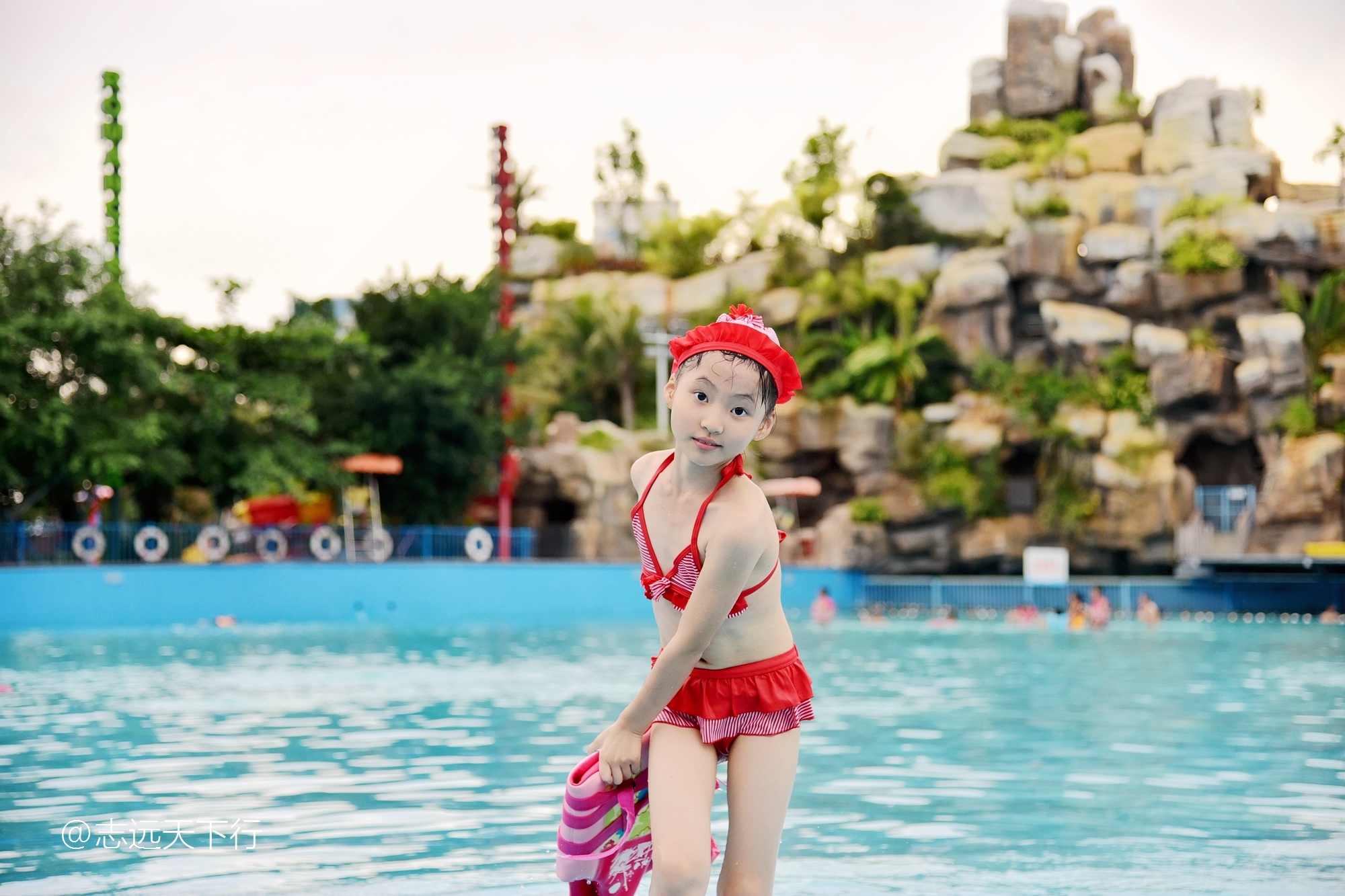 最美的女童海南,最美的小女生去游乐场玩