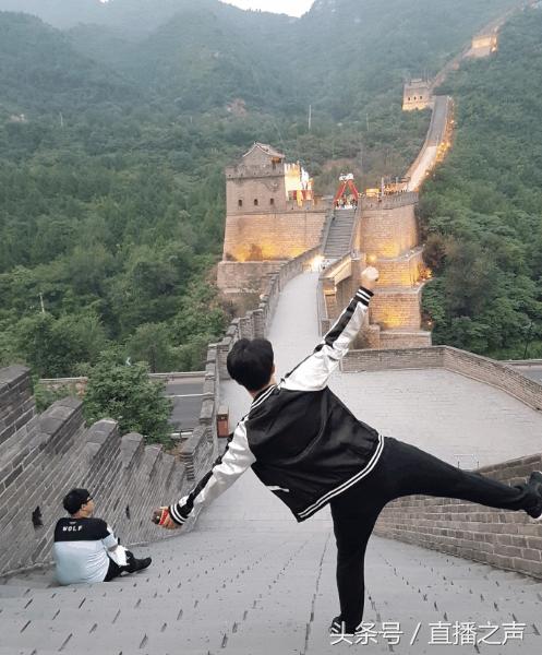 skt绾㈣壊鐓х墖faker,skt浠ュ強faker鐓х墖