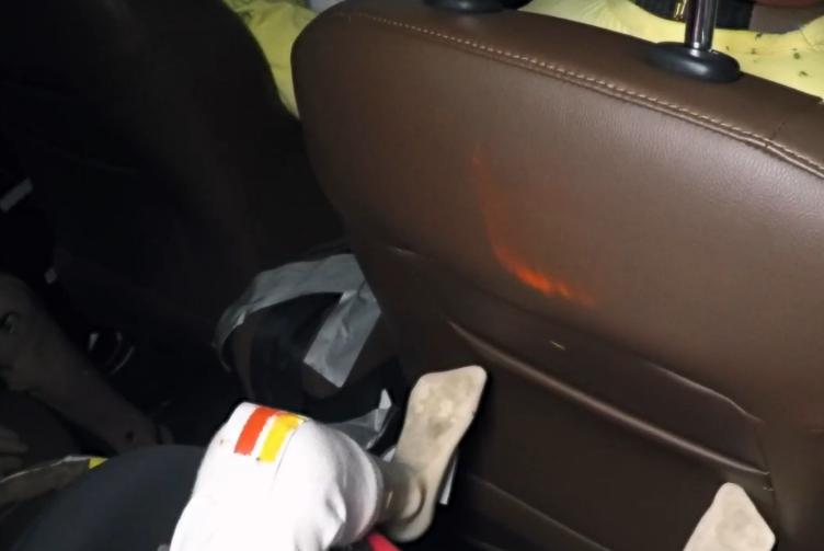 碰撞后车门无法解锁,碰撞后车门打不开的原因