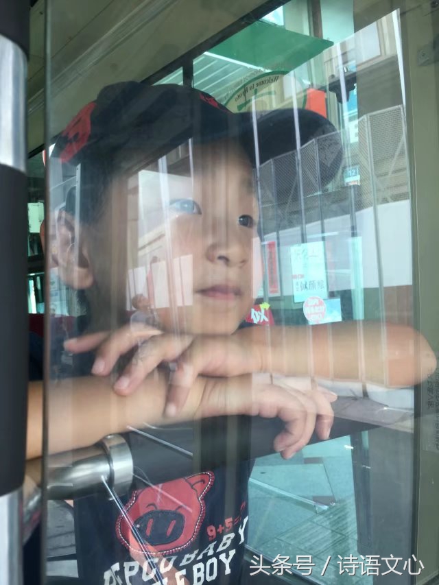 暑假带娃去部队看亲人,带娃去拉练