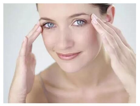 用化妆品脸过敏干燥起皮紧绷发红,脸过敏干皮怎么缓解