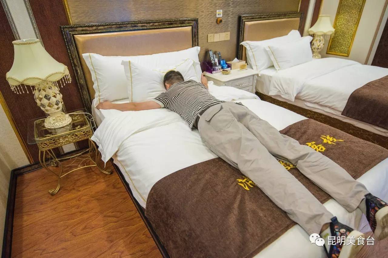 云南最神秘的六个野温泉，峡谷弥漫雾气小鱼咬脚，车底盘常常被刮