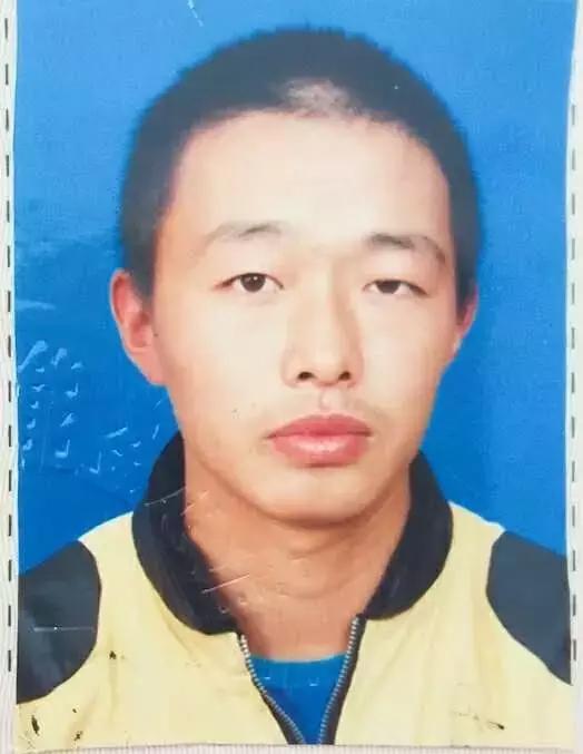 8岁男孩为父亲捐骨髓感悟,10岁男孩为捐髓救父1天吃5顿