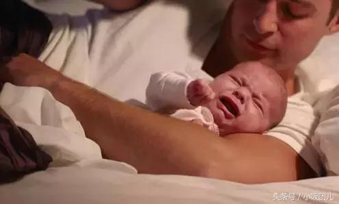 不到六个月的宝宝不肯吃奶怎么办,为什么六个月之前不能添加辅食