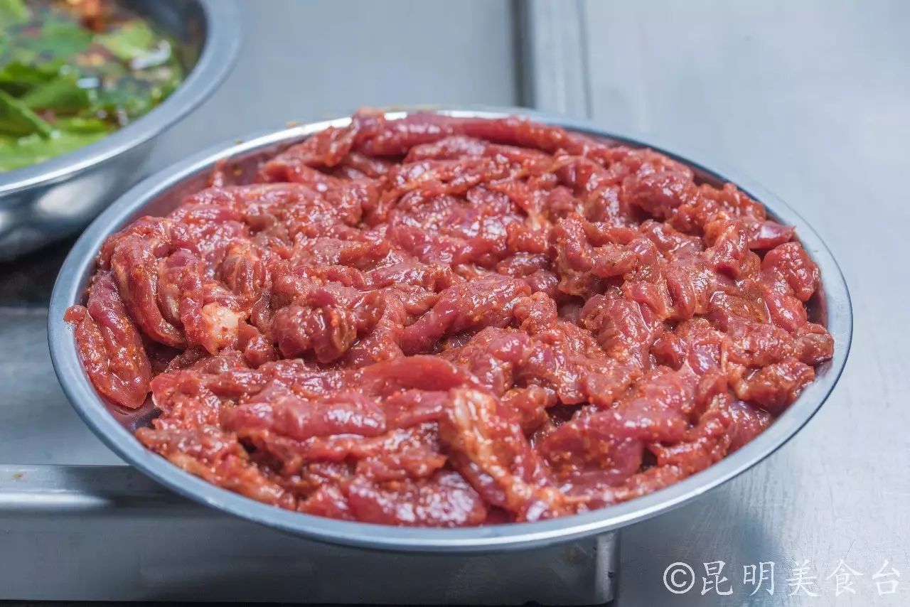 昆明每天蘸水500份的羊肉馆,昆明排名前十烧烤