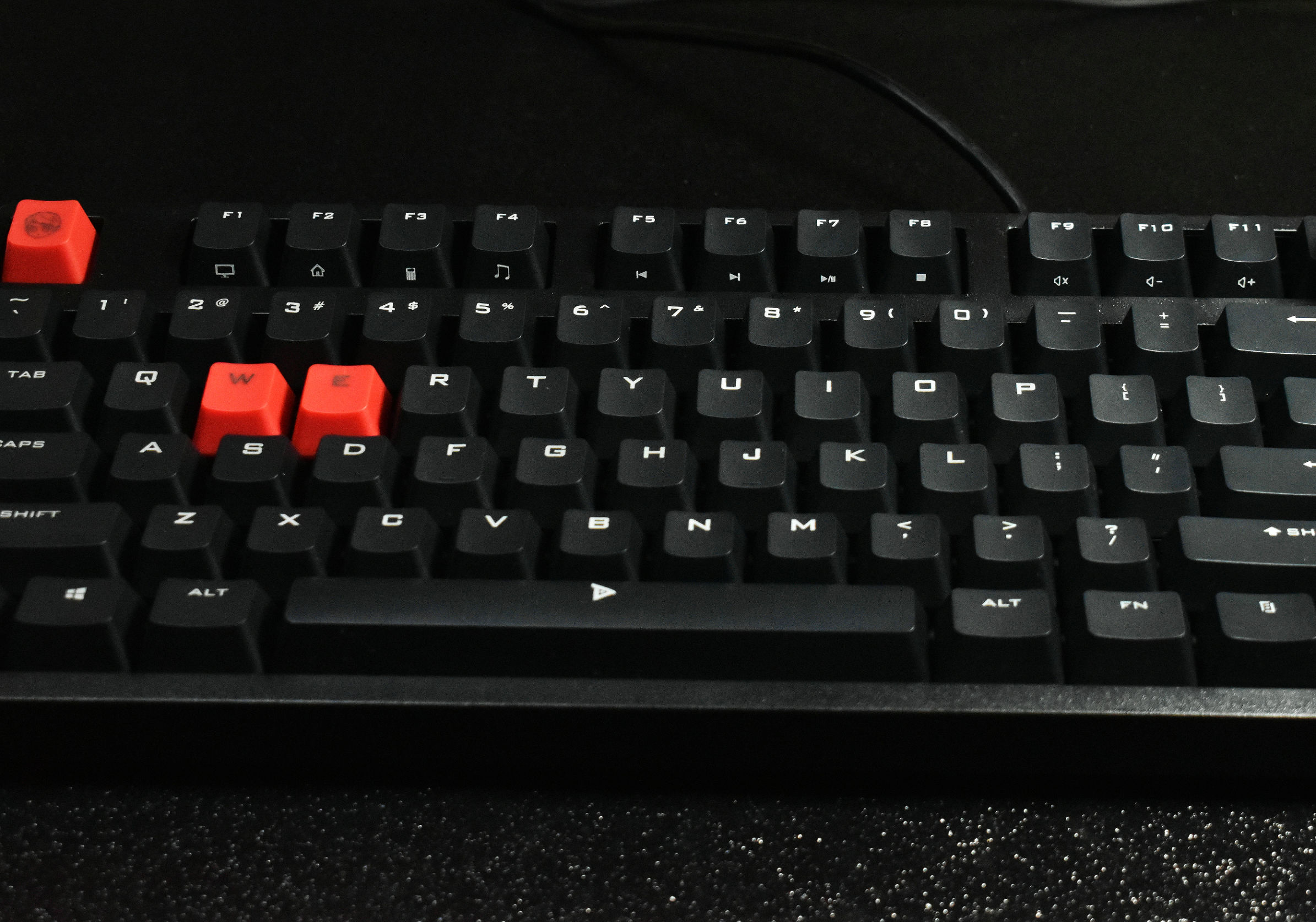 召唤师电竞机械键盘茶轴版,原厂轴xpg召唤者游戏机械键盘体验