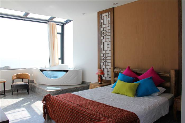 西晒房间闷热怎么解决,太阳西晒房间很热怎么弄