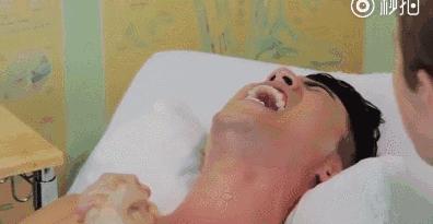 孕妇跳楼事件剖宫产,生孩子剖腹产痛到哭