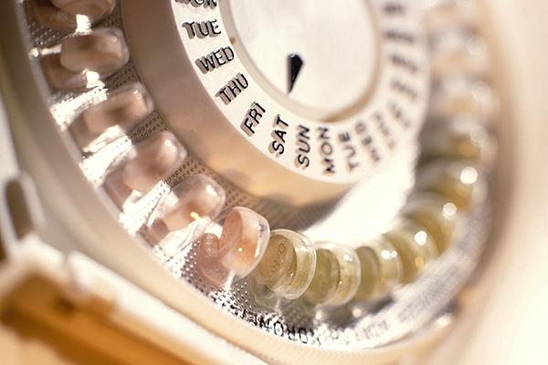 女人一个月大姨妈来两次,女人一月来两次大姨妈是什么原因