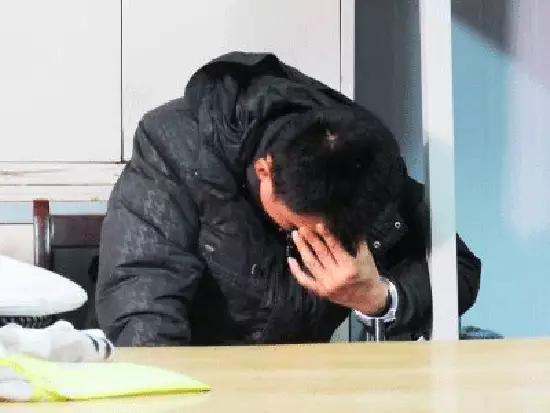 28岁孕妇二胎顺产42天，莫名掉出“一大块肉”，医生检查后说晚了