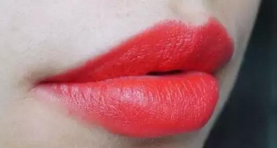 露华浓混油皮推荐测评,好用平价润肤露