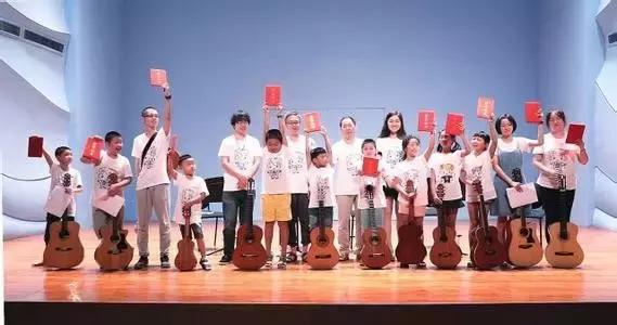 练吉他要多久才能学会,想学吉他但歌唱得不好