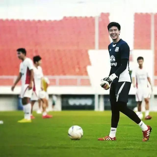 足球球员最帅的肌肉,足球肌肉帅哥