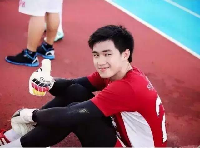 足球球员最帅的肌肉,足球肌肉帅哥