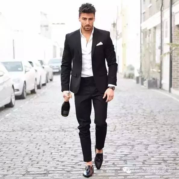 管你花枝招展，我却独爱黑白