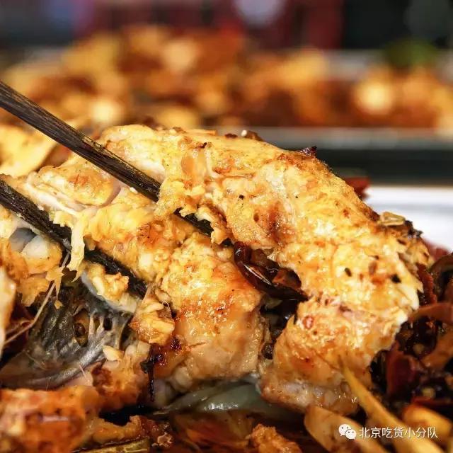 重庆老师傅二十年来的烤鱼配方,国宝级川菜大师视频