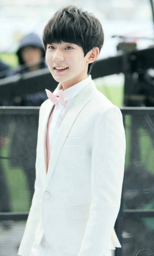 王源经历的成长苦难,王源心酸成长经历