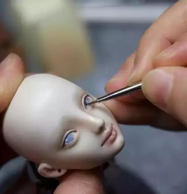 李晨花200万为冰冰买的娃娃,是他写了4个月邮件求来的私人定制