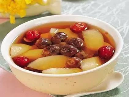 红糖和红枣哪个更营养,健康养生吃红枣好处多