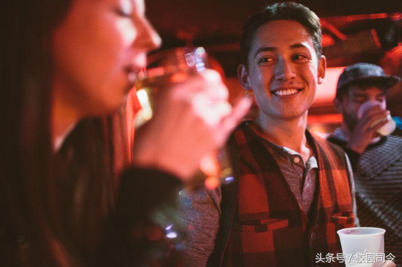 大学生喝酒社交,大学生喝酒常识