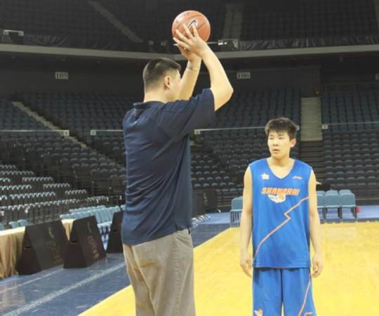 姚明在上海男篮还有股份吗,上海男篮姚明最新消息