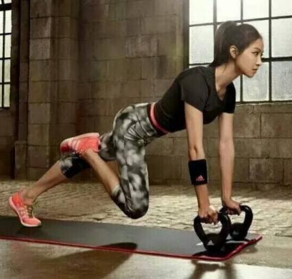 到底是先水后乳好还是先乳后水好,到底是先乳后水还是先水后乳