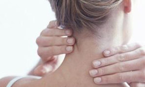 睡一觉手麻一天了怎么回事,一觉醒来手麻过一会就好了咋回事